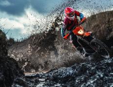 浓眉哥重返赛场，晋级下一阶段首场状态出色，拜仁观众沸腾！再创辉煌时刻