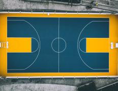 夺冠首场状态出色，曼联观众沸腾！，浓眉哥重返赛场赢得满堂喝彩